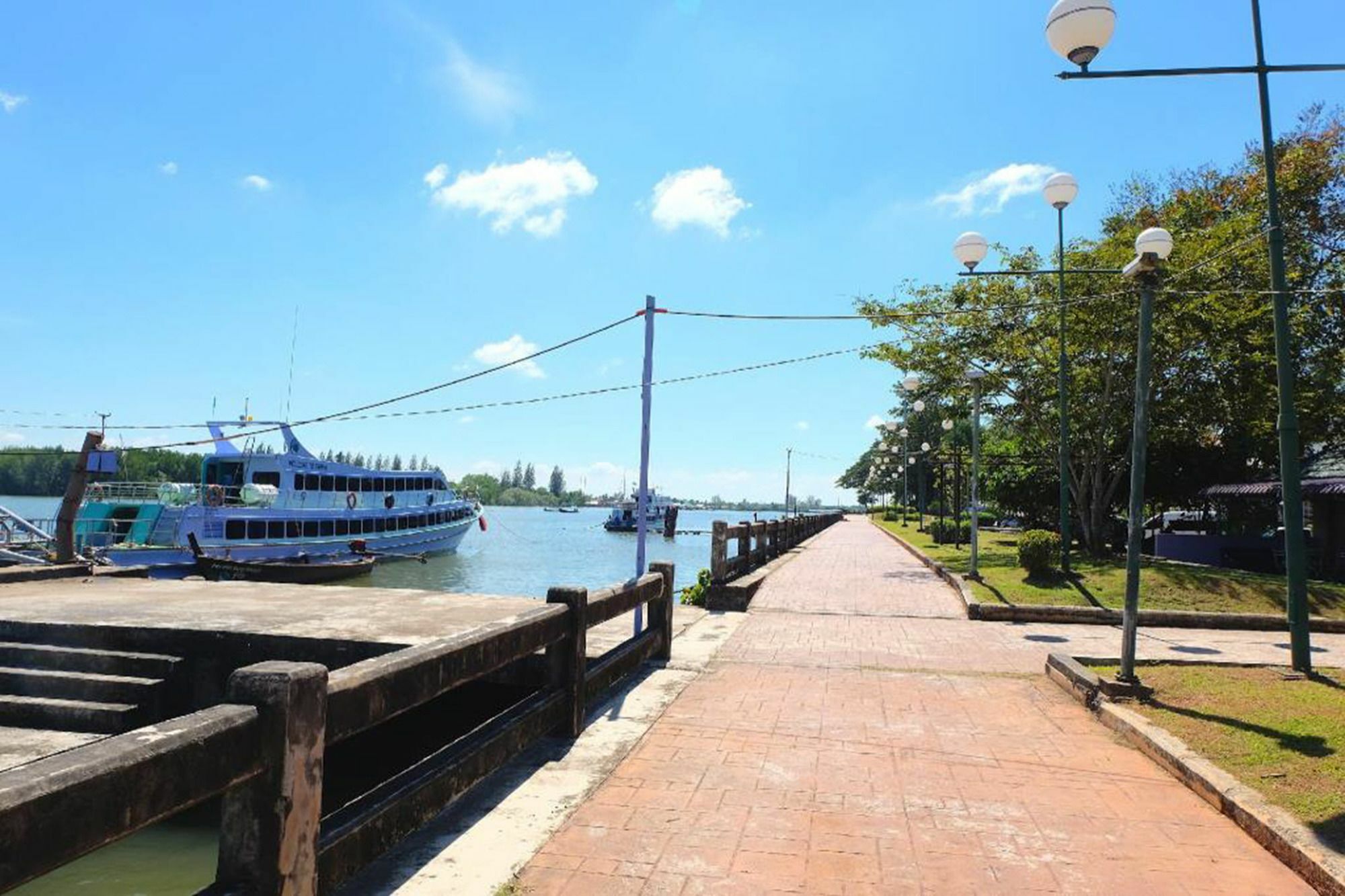 Krabi Marina Seaview Hotel Eksteriør billede